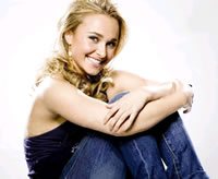 Hayden Panettiere looking very cute in jeans and a tank top.
